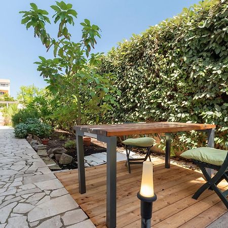 Charming Seafront Apartment With Garden And Patio 페틸리아 외부 사진