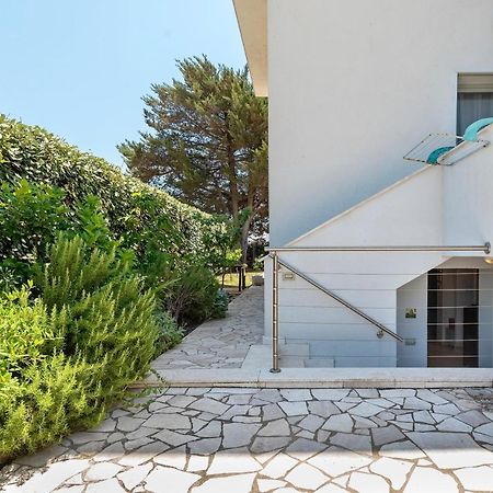 Charming Seafront Apartment With Garden And Patio 페틸리아 외부 사진