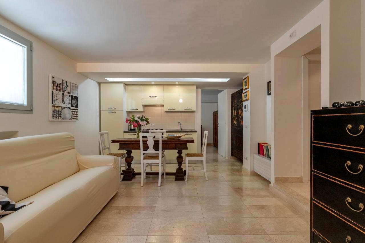 Charming Seafront Apartment With Garden And Patio 페틸리아 외부 사진